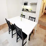 Cozy Apartment Close To Cornavin Train Station And Lake